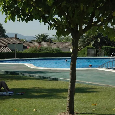 Holiday home Les Palmeres 28 *
