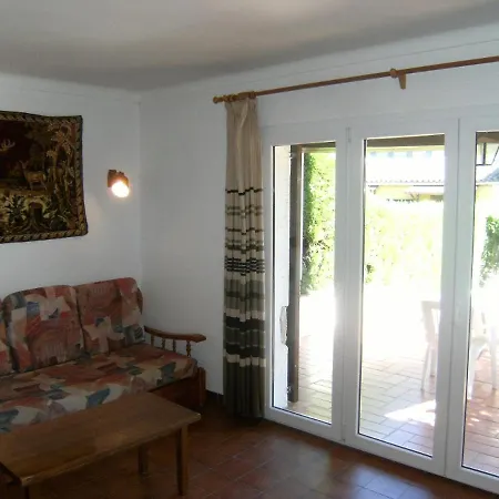 Holiday home Les Palmeres 28